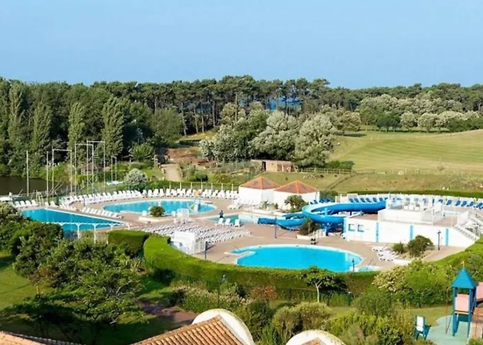 Figure De Proue, Pres Les Sables D Olonne, Saint Hilaire