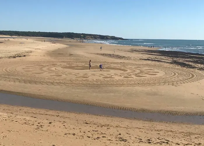Figure De Proue, Pres Les Sables D Olonne, Saint Hilaire *